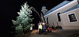Christbaum vor Kirche aufstellen 2022