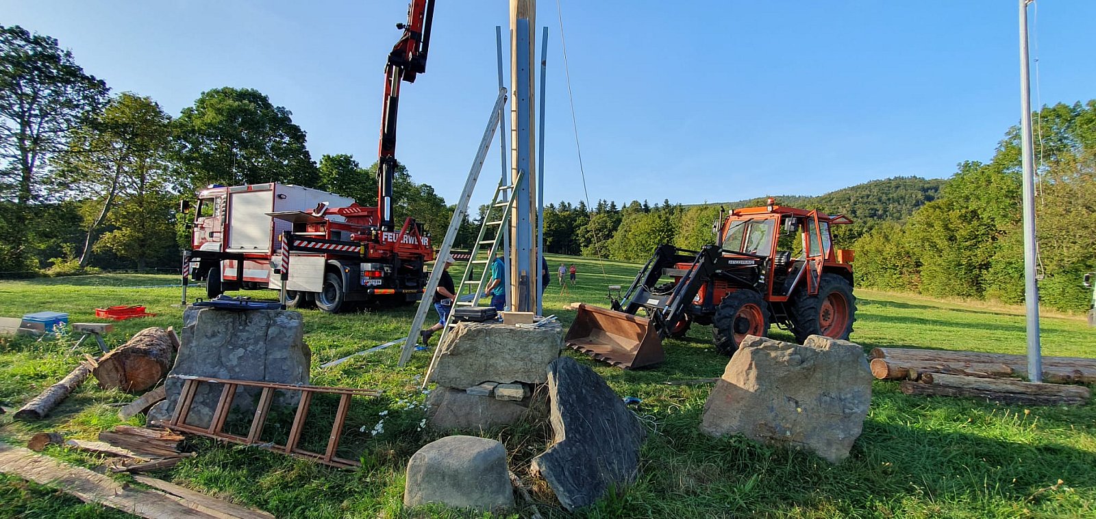 Wiederaufstellung des Friedenskreuzes