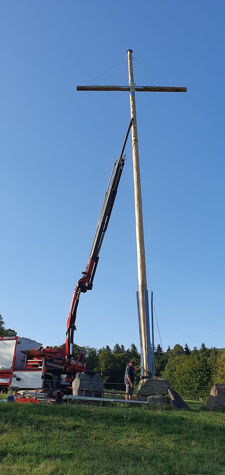 Wiederaufstellung des Friedenskreuzes