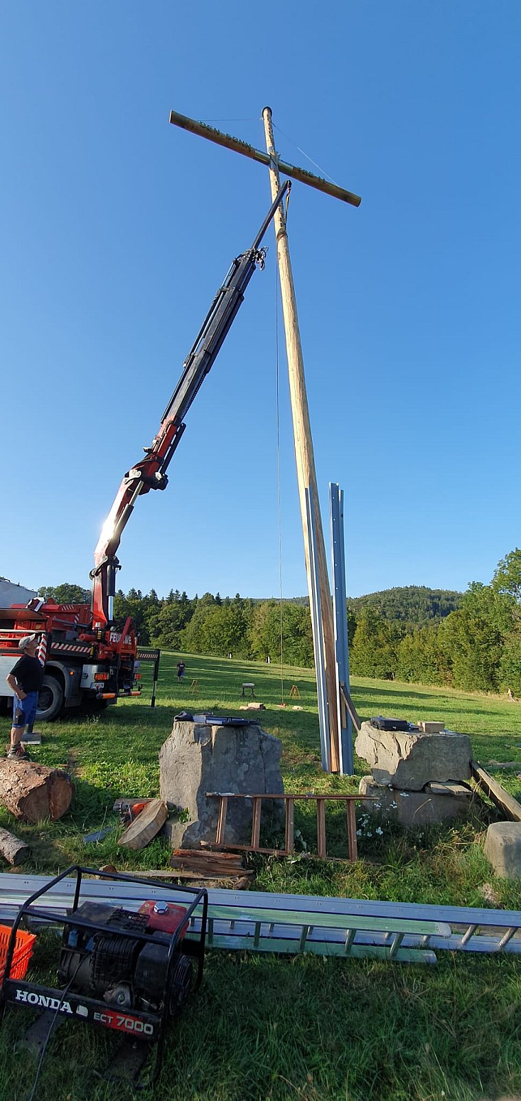 Wiederaufstellung des Friedenskreuzes