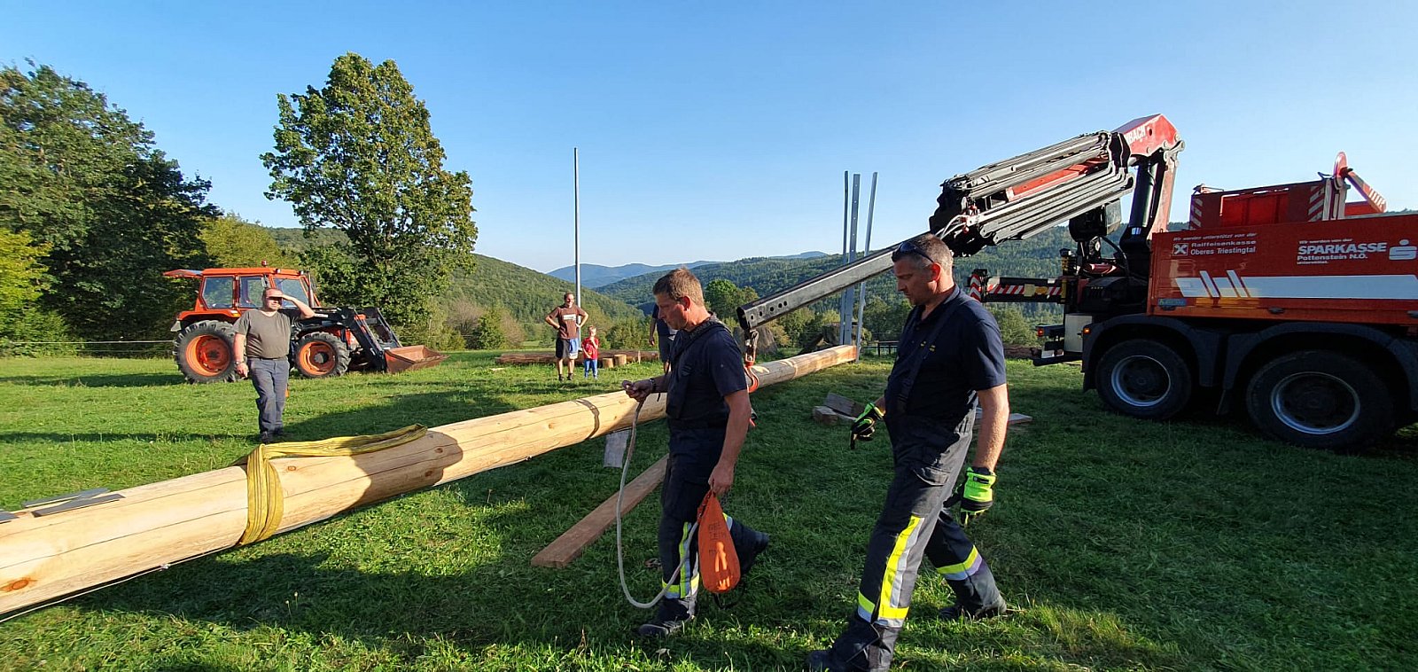 Wiederaufstellung des Friedenskreuzes