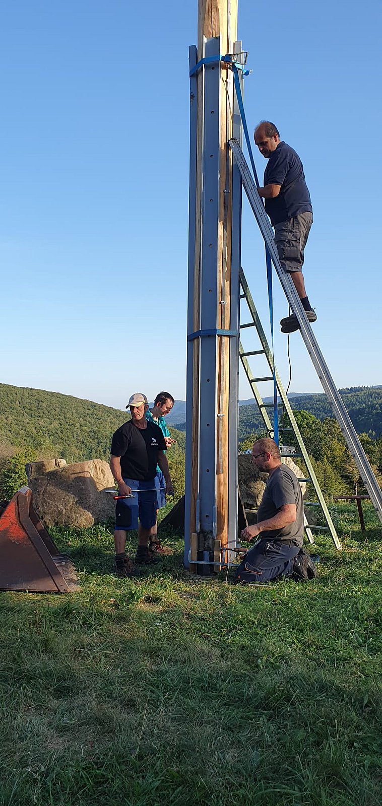 Wiederaufstellung des Friedenskreuzes