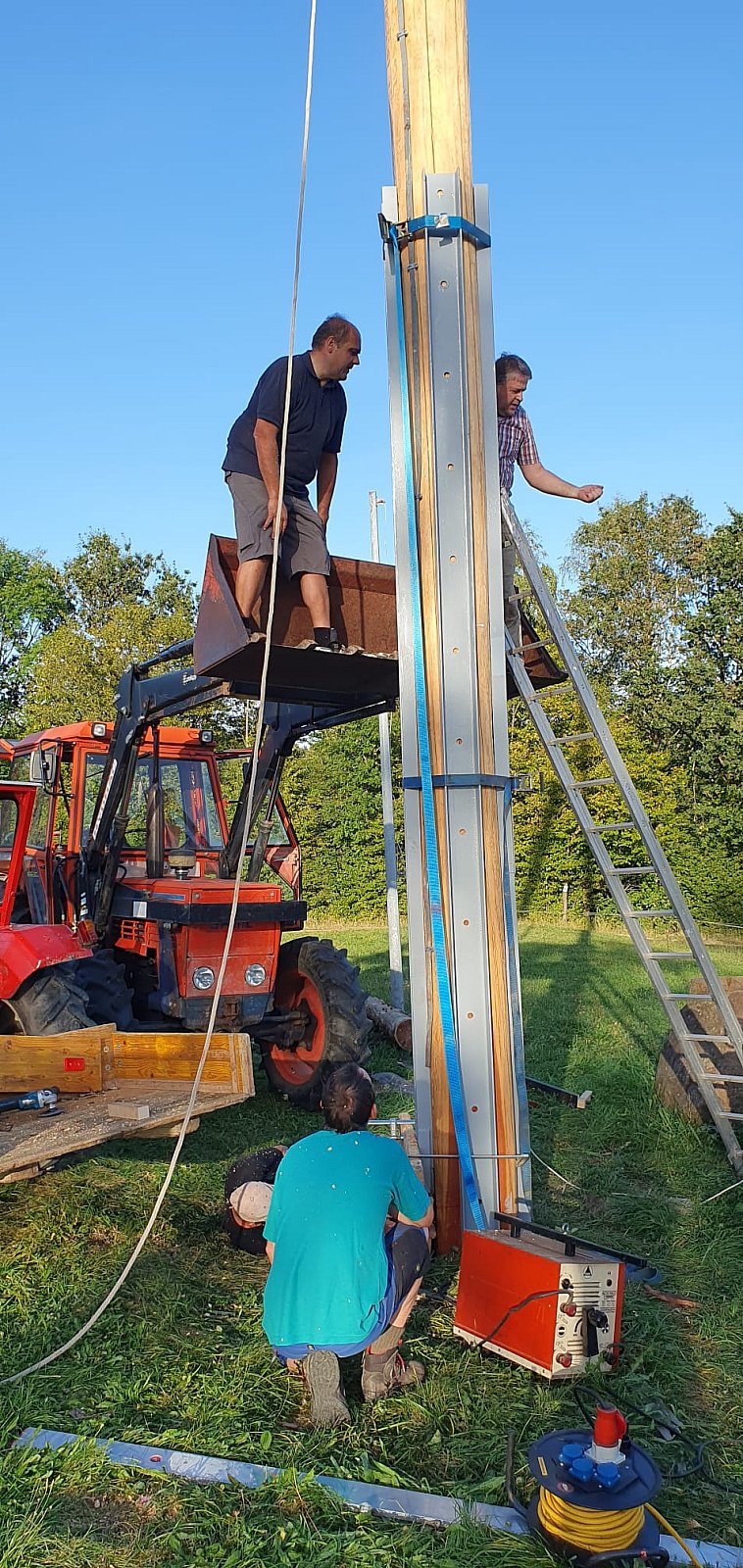 Wiederaufstellung des Friedenskreuzes