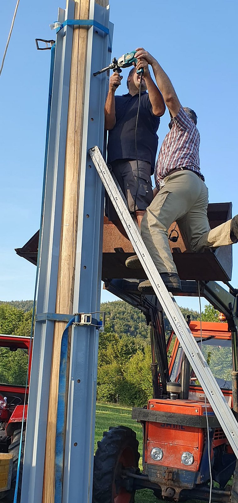 Wiederaufstellung des Friedenskreuzes