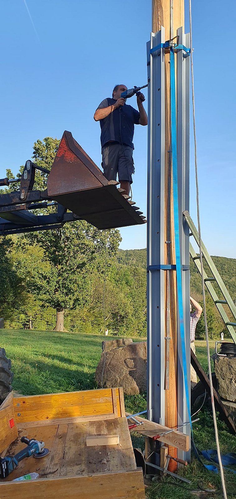 Wiederaufstellung des Friedenskreuzes
